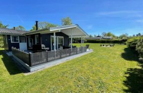 Summer House Near The Beach In Glesborg